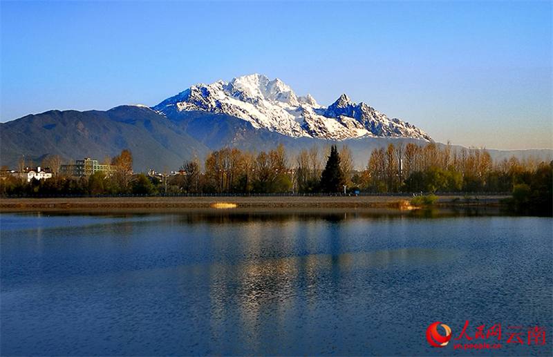 Το Μεγαλοπρεπ?? Βουν? Jade Dragon Snow Mountain