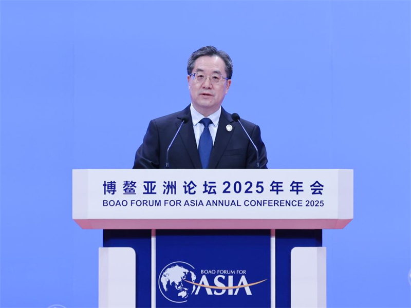 Ο Κιν?ζο? Αντιπρ?εδρο? τη? Κυβ?ρνηση?, Ντινγκ Σουεσι?νγκ, ο οπο?ο? ε?ναι επ?ση? μ?λο? τη? Μ?νιμη? Επιτροπ?? του Πολιτικο? Γραφε?ου τη? Κεντρικ?? Επιτροπ?? του Κομμουνιστικο? Κ?μματο? τη? Κ?να?, εκφωνε? την κεντρικ? ομιλ?α κατ? την τελετ? ?ναρξη? του Ετ?σιου Συνεδρ?ου του Φ?ρουμ Boao για την Ασ?α 2025 στο Boao, στην επαρχ?α Χα?ν?ν τη? ν?τια? Κ?να?, στι? 27 Μαρτ?ου 2025.