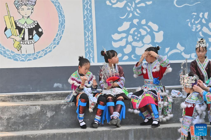 Εορτασμ?? για το Σανγιουεσ?ν σε δημοτικ? σχολε?ο στο Γκουανγκσ? τη? ν?τια? Κ?να?