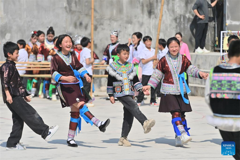 Εορτασμ?? για το Σανγιουεσ?ν σε δημοτικ? σχολε?ο στο Γκουανγκσ? τη? ν?τια? Κ?να?