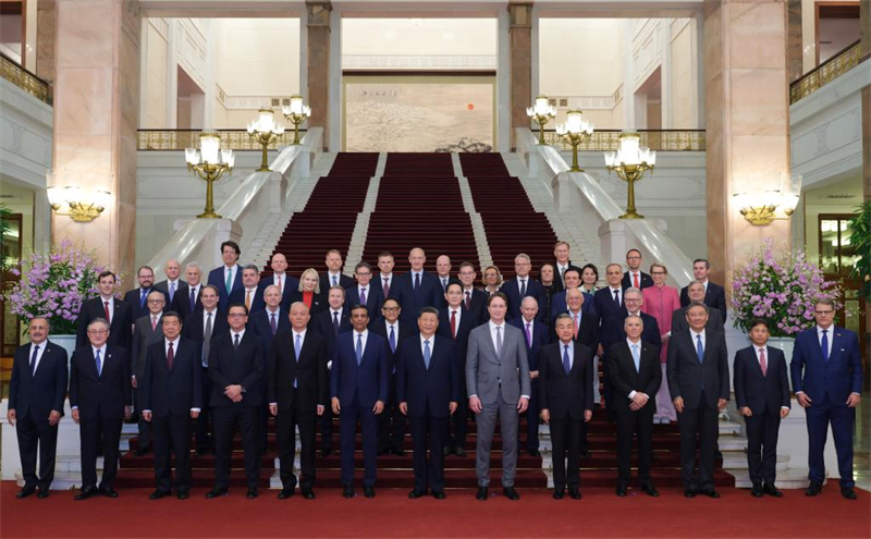 Ο Πρ?εδρο? Σι Τζινπ?νγκ συναντ? εκπροσ?που? τη? διεθνο?? επιχειρηματικ?? κοιν?τητα?