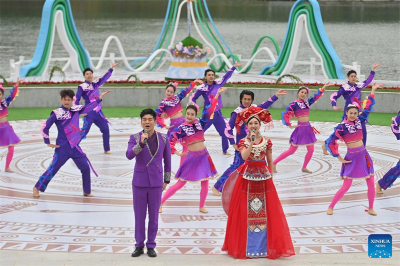 Εικ?νε? απ? τι? καρναβαλικ?? εκδηλ?σει? του Φεστιβ?λ Sanyuesan στη Ναν?νγκ, Γκουανγκσ?