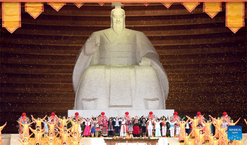 Μεγ?λη τελετ? προ? τιμ?ν του θρυλικο? προγ?νου Χου?νγκντι στην επαρχ?α Χεν?ν τη? Κ?να?