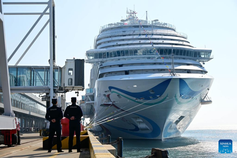 Η πρ?τη κρουαζι?ρα για το κινεζικ? κατασκευ?? κρουαζιερ?πλοιο κ?νει το ντεμπο?το τη? στο Τσινγκντ?ο