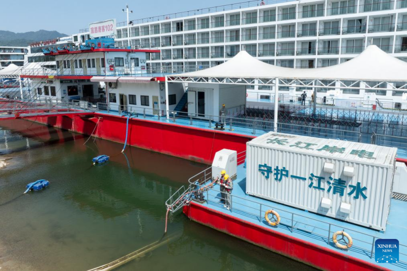 Η π?λη ?τσανγκ προχωρ? στην πρ?σινη ναυτιλ?α με τη χρ?ση ηλεκτρικ?? εν?ργεια?