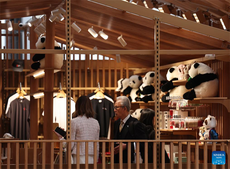 ?νοιξε στου? επισκ?πτε? το περ?πτερο τη? Κ?να? στην ?κθεση τη? Οσ?κα