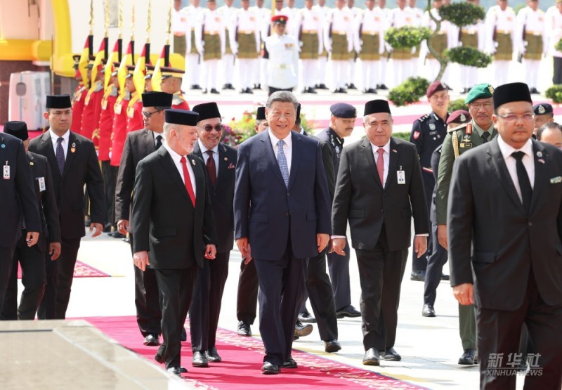 Ο Σι Τζινπ?νγκ συναντ? τον βασιλι? τη? Μαλαισ?α?