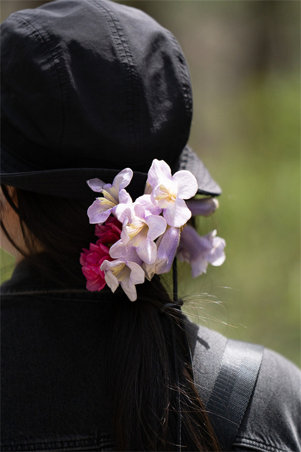 Οι Αζαλ?ε? σε πλ?ρη ?νθιση στο βουν? Γιουνγο? στη Γουχ?ν