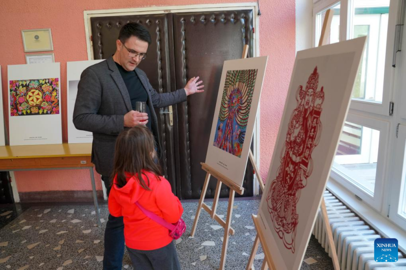 ?κθεση κινεζικ?? λα?κ?? τ?χνη? εγκαινι?στηκε στο Σαρ?γεβο