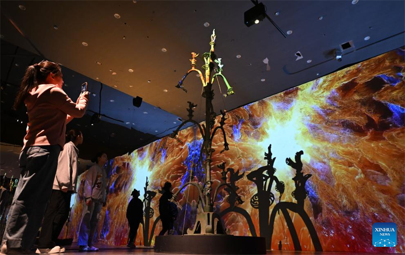 Διαδραστικ? ?κθεση τ?χνη? για τον πολιτισμ? του Σανσινγκντου? εγκαινι?στηκε στην Τιαντζ?ν τη? Κ?να?