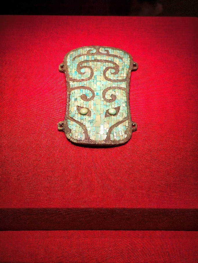 Δημοσιογρ?φοι απ? την Ευρασ?α επισκ?πτονται το Μουσε?ο του Αρχαιολογικο? Χ?ρου Erlitou Xiadu για να αφουγκραστο?ν την 