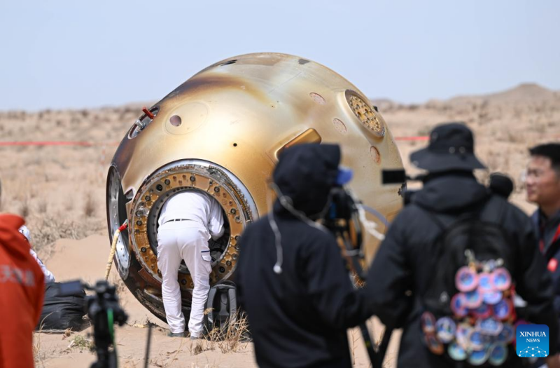 Επιτυχημ?νη επιστροφ? τη? αποστολ?? Shenzhou-19: Οι τρει? αστρονα?τε? π?τησαν Γη σ?οι και αβλαβε??