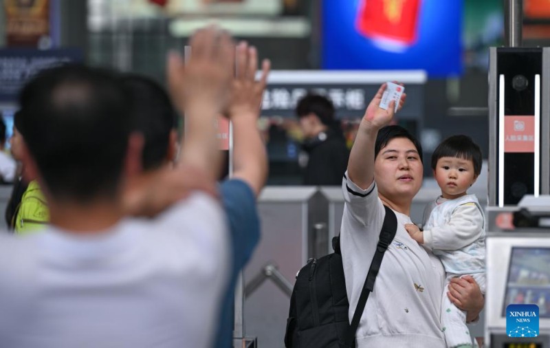 Α?ξηση στι? επιστροφ?? ταξιδιωτ?ν κατ? την τελευτα?α ημ?ρα των εορτ?ν τη? Πρωτομαγι??