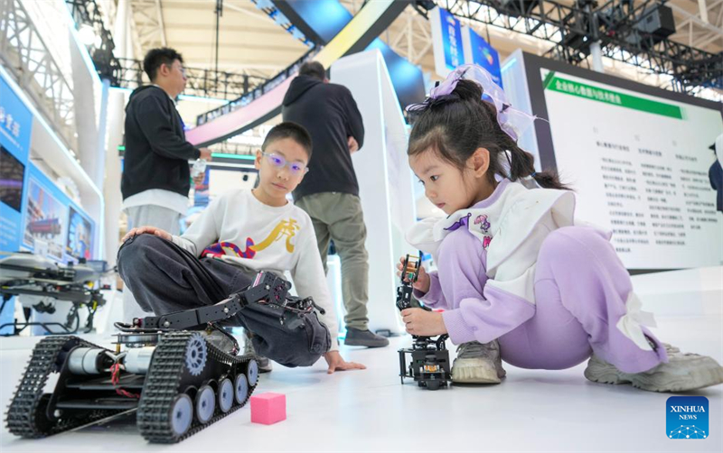 34η Διεθν?? Οικονομικ? και Εμπορικ? ?κθεση Χαρμπ?ν στην επαρχ?α Χε?λονγκτζι?νγκ τη? Κ?να?