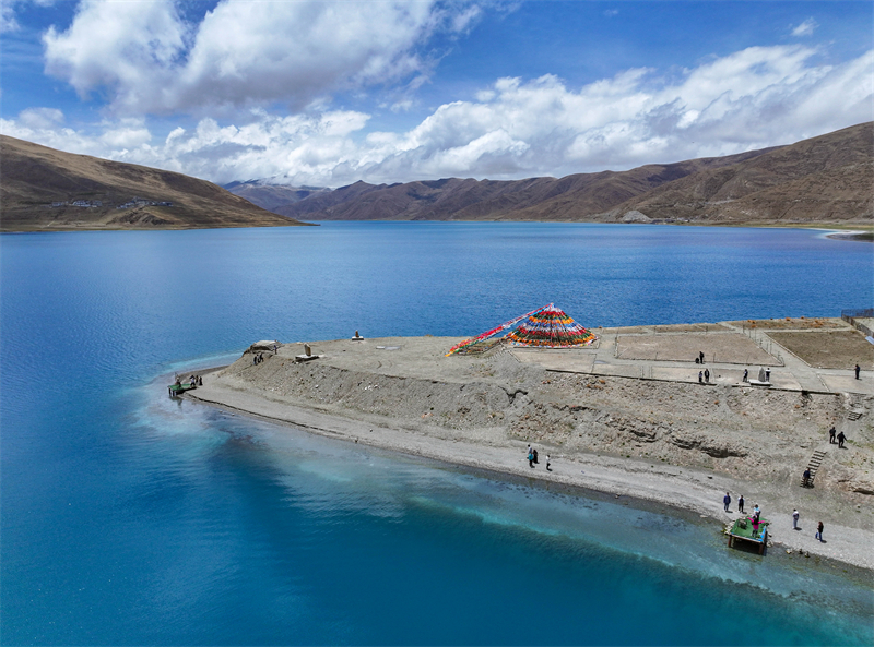 Θιβ?τ: Η γραφικ? λ?μνη Γιαμντρ?κ