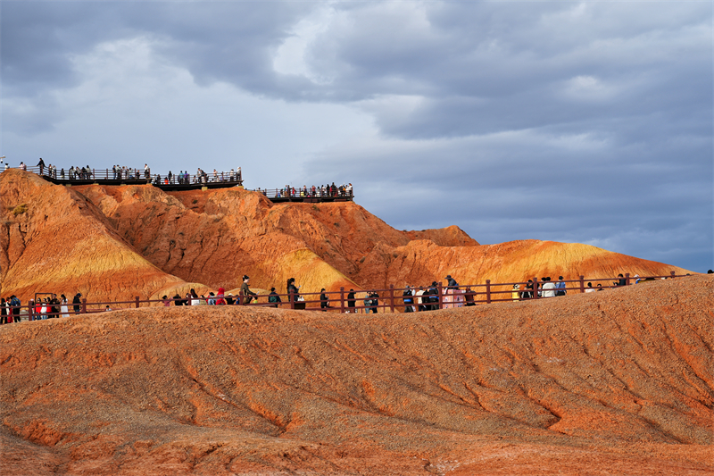 Επαρχ?α Γκανσο?: Η πολ?χρωμη Ντ?νσια καλωσορ?ζει επισκ?πτε?