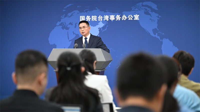 Ο Τσεν Μπινχο?α, εκπρ?σωπο? του Γραφε?ου Υποθ?σεων τη? Τα?β?ν του Κρατικο? Συμβουλ?ου, κατ? τη δι?ρκεια συν?ντευξη? Τ?που στο Πεκ?νο, Κ?να, 28 Μα?ου 2025. (Φωτογραφ?α / Xinhua)