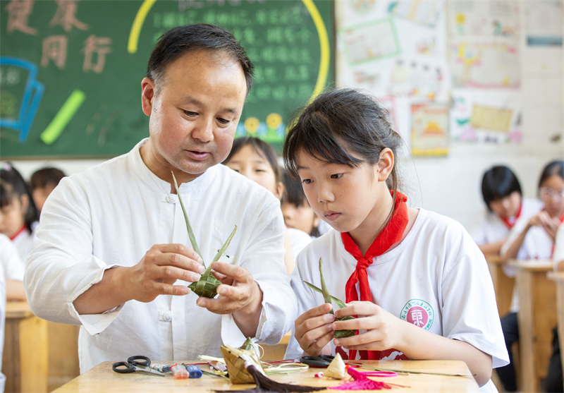 Επαρχ?α Τζιανγκσο?: ?υλη Πολιτιστικ? Κληρονομι? Στο Σχολε?ο