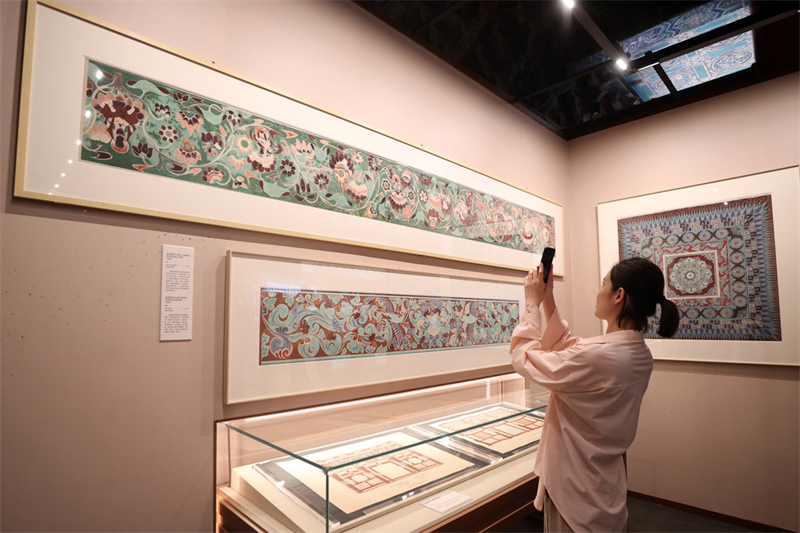 Αρχιτεκτονικ? ζωγραφικ? σε ?κθεση στο Πεκ?νο