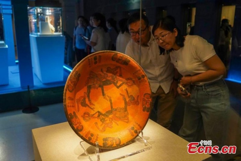 ?κθεση με θ?μα του? Μ?για, το Σ?ιμπα και το Σ?μπαν στο Χεν?ν