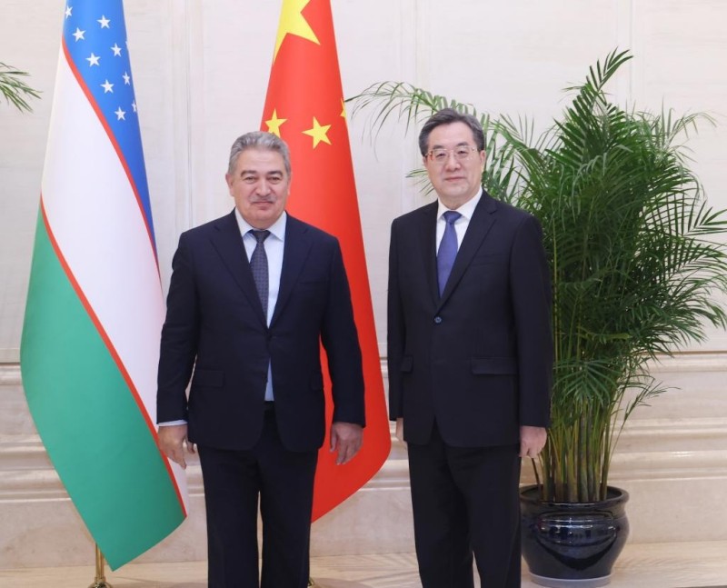 Ο Κιν?ζο? αντιπρ?εδρο? συναντ? ξ?νου? προσκεκλημ?νου? που συμμετ?χουν στη δι?σκεψη ?Μια Ζ?νη, ?να? Δρ?μο??