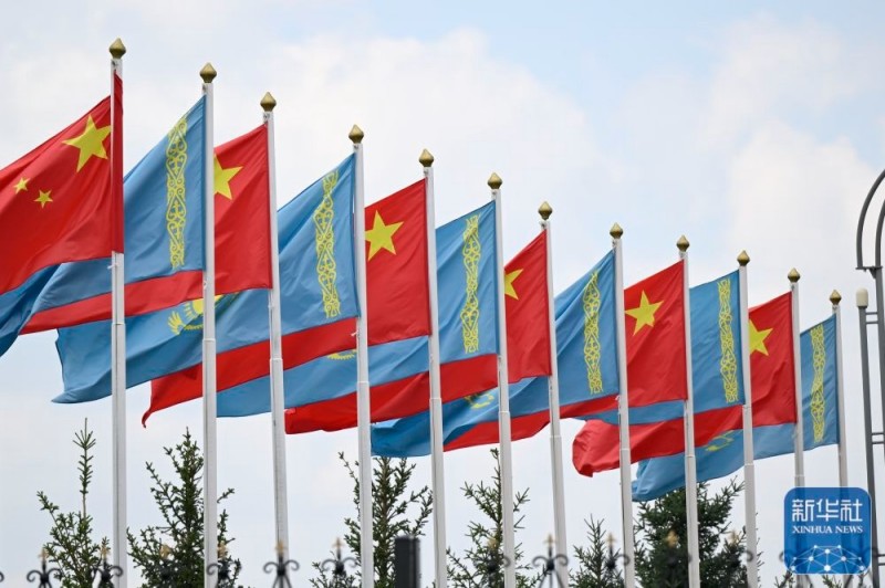 Ο Σι Τζινπ?νγκ φτ?νει στο Καζακστ?ν για τη 2η Σ?νοδο Κορυφ?? Κ?να?-Κεντρικ?? Ασ?α?