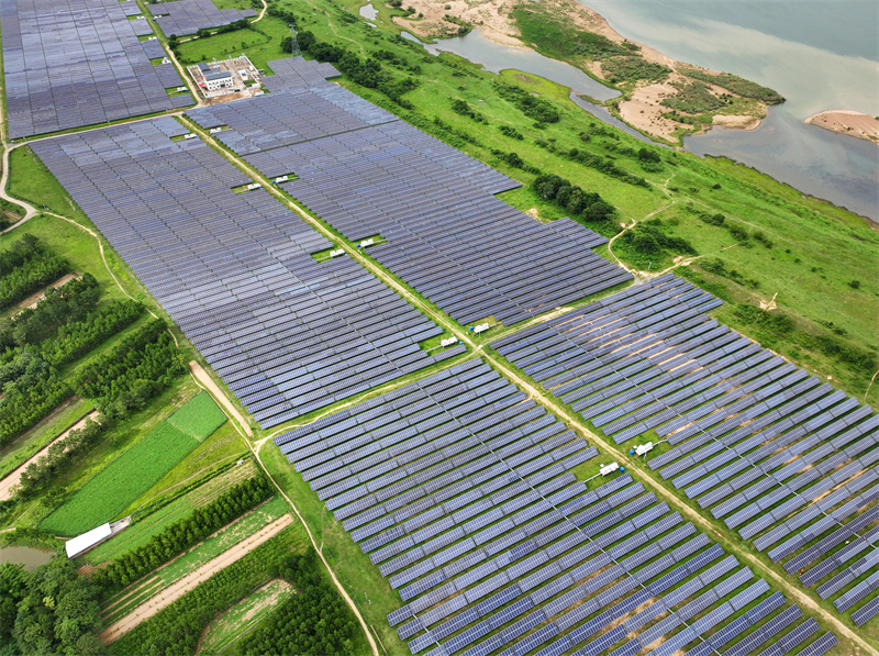 Επαρχ?α Τζιανγκσ?: Η παραγωγ? ηλεκτρικ?? εν?ργεια? απ? φωτοβολτα?κ? συμβ?λλει στην αν?πτυξη χαμηλ?ν εκπομπ?ν ?νθρακα