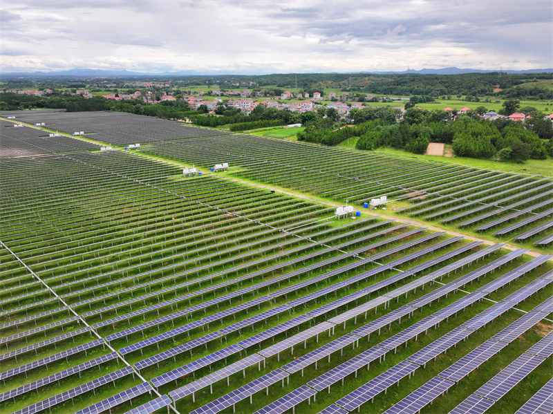 Επαρχ?α Τζιανγκσ?: Η παραγωγ? ηλεκτρικ?? εν?ργεια? απ? φωτοβολτα?κ? συμβ?λλει στην αν?πτυξη χαμηλ?ν εκπομπ?ν ?νθρακα