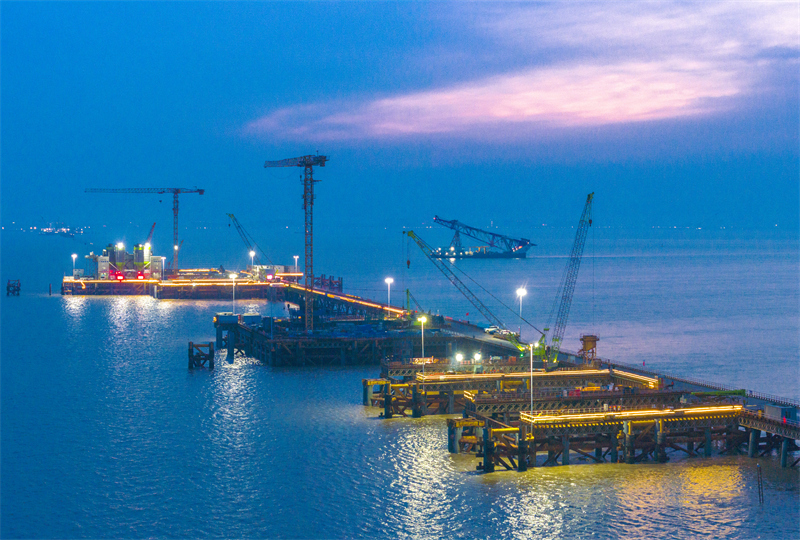 Επαρχ?α Τζετζι?νγκ: Επιταχ?νεται η κατασκευ? τη? Διαθαλ?σσια? Σιδηροδρομικ?? Γ?φυρα? του Κ?λπου Χανγκτζ?ου