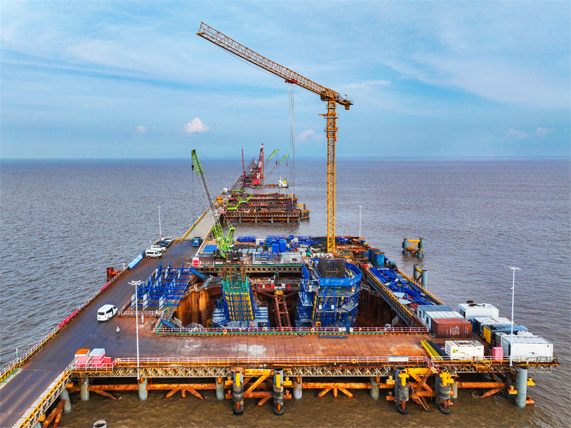 Επαρχ?α Τζετζι?νγκ: Επιταχ?νεται η κατασκευ? τη? Διαθαλ?σσια? Σιδηροδρομικ?? Γ?φυρα? του Κ?λπου Χανγκτζ?ου