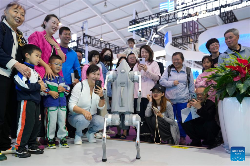 Εκθ?ματα υψηλ?? τεχνολογ?α? στην 9η ?κθεση Κ?να?-Ν?τια? Ασ?α? στην π?λη Κουνμ?νγκ