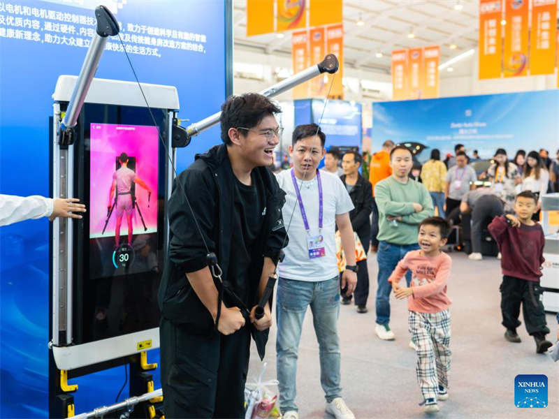 Εκθ?ματα υψηλ?? τεχνολογ?α? στην 9η ?κθεση Κ?να?-Ν?τια? Ασ?α? στην π?λη Κουνμ?νγκ