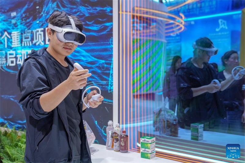 Εκθ?ματα υψηλ?? τεχνολογ?α? στην 9η ?κθεση Κ?να?-Ν?τια? Ασ?α? στην π?λη Κουνμ?νγκ