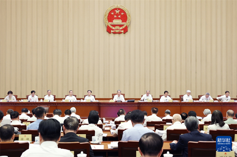 Η Μ?νιμη Επιτροπ? του 14ου Εθνικο? Λα?κο? Συνεδρ?ου πραγματοποιε? την 16η σ?νοδ? τη? στο Πεκ?νο τη? Κ?να?, στι? 24 Ιουν?ου 2025. (Φωτογραφ?α / Xinhua)