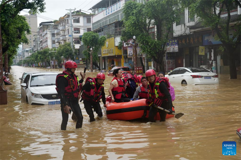 Δι?σωση σε εξ?λιξη στι? πληγε?σε? απ? τι? πλημμ?ρε? κομητε?ε? τη? επαρχ?α? Γκουε?τζ?ου