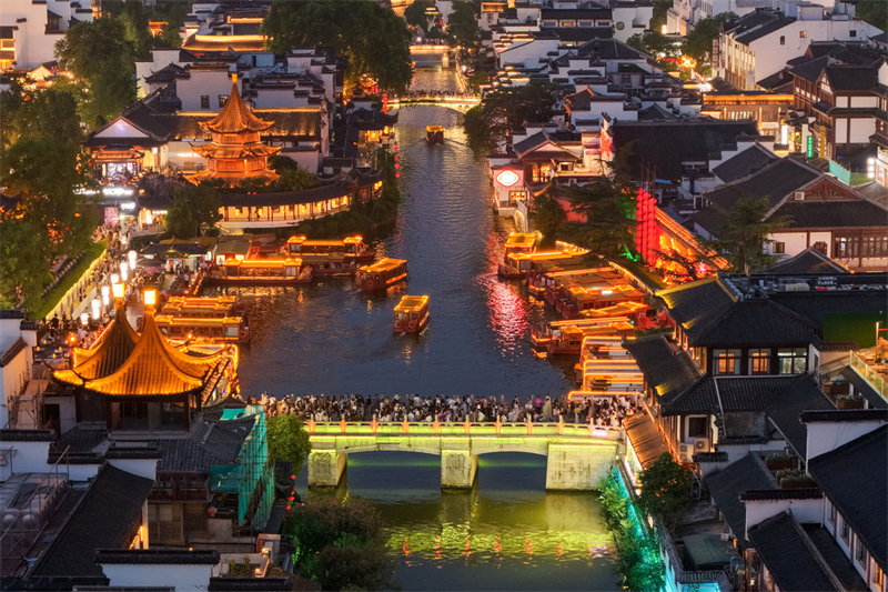 Το μεγαλε?ο τη? περιοχ?? του Ναο? του Κομφο?κιου το βρ?δυ στην π?λη Ναντζ?νγκ