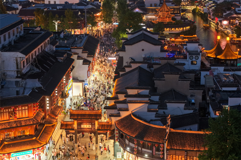 Το μεγαλε?ο τη? περιοχ?? του Ναο? του Κομφο?κιου το βρ?δυ στην π?λη Ναντζ?νγκ