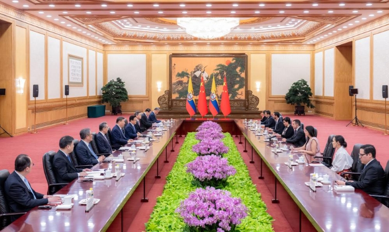 Συν?ντηση του Σι Τζινπ?νγκ με τον πρ?εδρο του Ισημερινο?