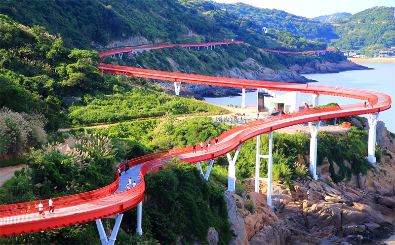 Επαρχ?α Τζετζι?νγκ: Β?λτα κατ? μ?κο? τη? παρ?κτια? πρ?σινη? διαδρομ??