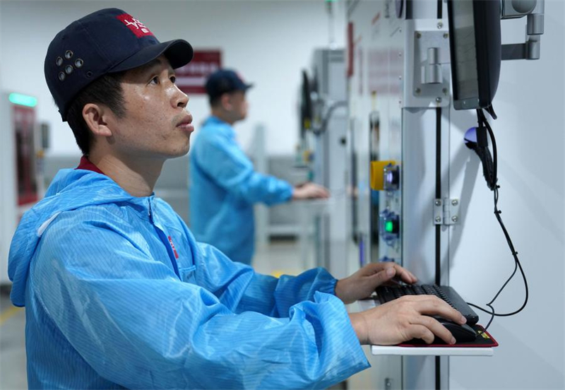 Η επαρχ?α Γκουανγκντ?νγκ αφιερ?νεται στην κατασκευ? βιομηχανικο? συμπλ?γματο? για εξοπλισμ? υψηλ?? τεχνολογ?α?