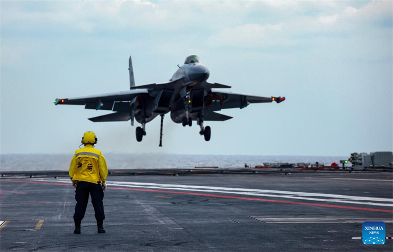 Οι σχηματισμο? αεροπλανοφ?ρων τη? Κ?να? επιστρ?φουν μετ? την ολοκλ?ρωση τη? εκπα?δευση? στην ανοικτ? θ?λασσα