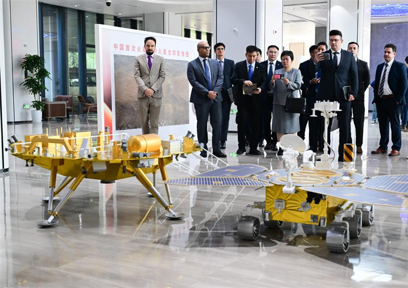 Η Διεθν?? ?νωση για την Εξερε?νηση του Βαθ?ο? Διαστ?ματο? εγκαινι?στηκε στην π?λη Χεφ?ι