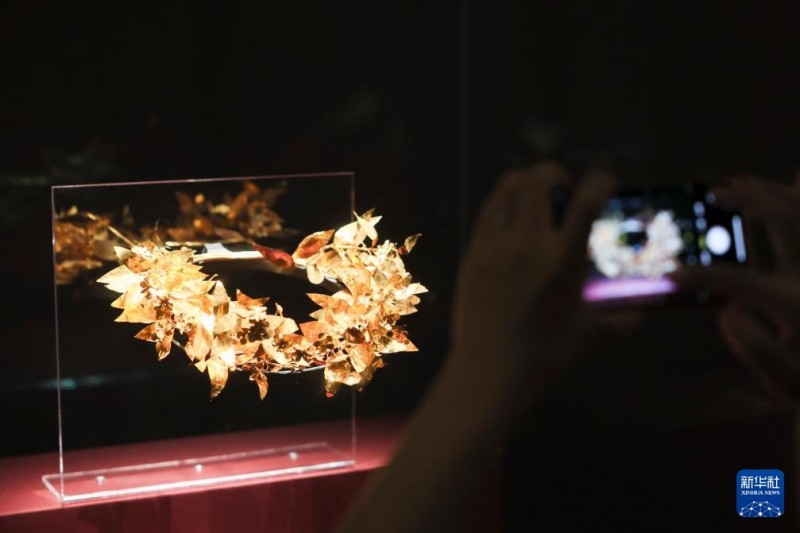 ?κθεση με τ?τλο ?Οι ?λληνε?: Απ? τον Αγαμ?να ?ω? τον Αλ?ξανδρο? παρουσι?ζεται στην Σανγκ?η