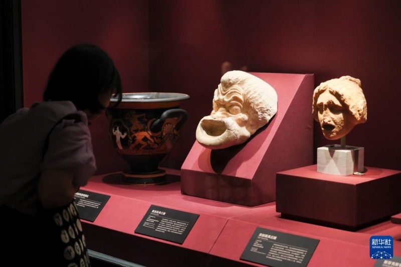 ?κθεση με τ?τλο ?Οι ?λληνε?: Απ? τον Αγαμ?να ?ω? τον Αλ?ξανδρο? παρουσι?ζεται στην Σανγκ?η