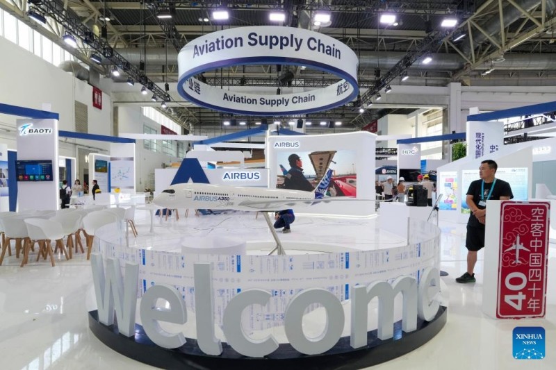 Σε φωτογραφ?ε? (14 Ιουλ?ου): προεπισκ?πηση τη? τρ?τη? Διεθνο?? ?κθεση? Εφοδιαστικ?? Αλυσ?δα? τη? Κ?να?