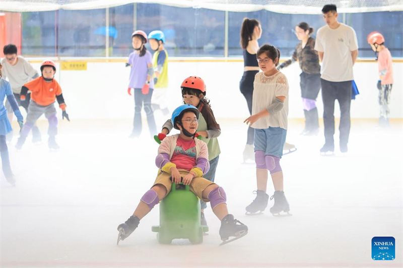 Οι κα?σωνε? κατ? τη δι?ρκεια των καλοκαιριν?ν διακοπ?ν δ?νουν ?θηση στην οικονομ?α ψ?ξη? σε ολ?κληρη την Κ?να