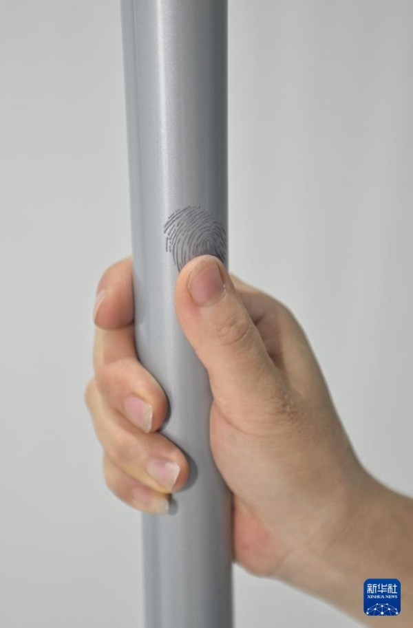 Εγκαταστ?σει? τη? Λαμπαδηδρομ?α? των Παγκ?σμιων Αγ?νων Τσενγκντο? παρουσι?στηκαν επ?σημα