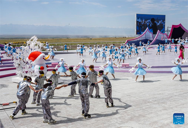 Παραστ?σει? και ιππικ? επ?δειξη πραγματοποιο?νται κατ? τη δι?ρκεια του φεστιβ?λ τουρισμο? στην επαρχ?α Σιντζι?νγκ