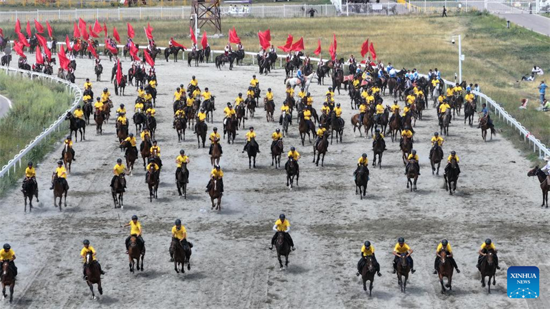 Παραστ?σει? και ιππικ? επ?δειξη πραγματοποιο?νται κατ? τη δι?ρκεια του φεστιβ?λ τουρισμο? στην επαρχ?α Σιντζι?νγκ