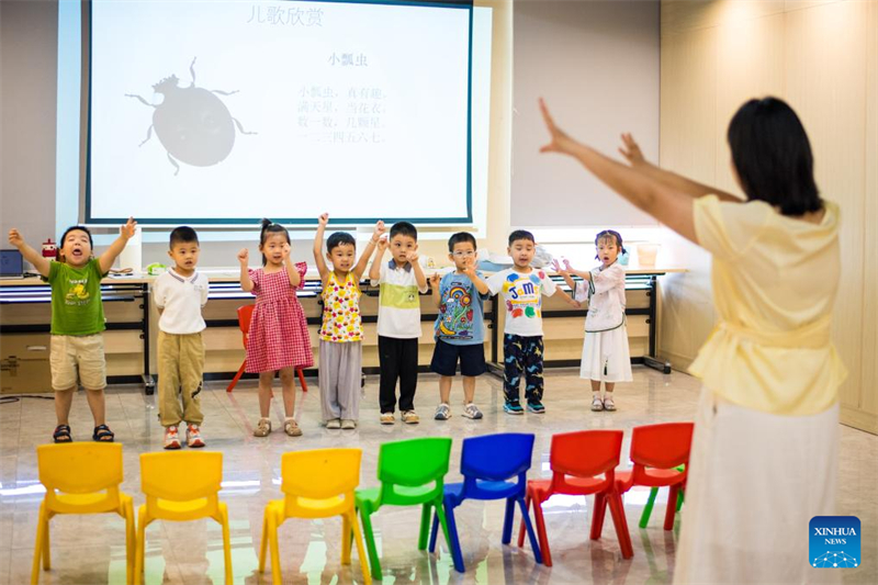 Τα παιδι? απολαμβ?νουν δι?φορε? δραστηρι?τητε? στα κ?ντρα κοινοτικ?ν υπηρεσι?ν